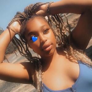 Meet your Posher, Hedia